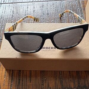 Burberry Black Sunglasses with Nova Check